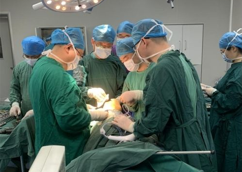 阜阳市第二人民医院成功开展全市首例“外侧”膝关节单髁置换术