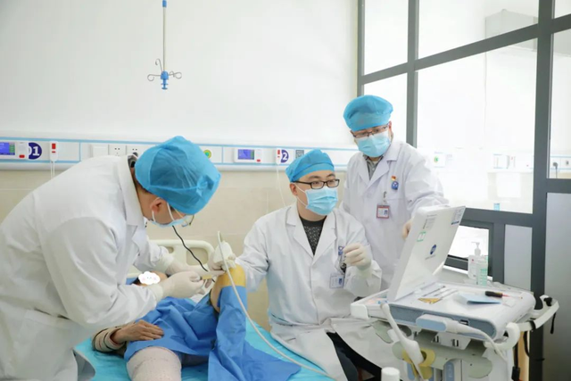 新宁县人民医院：用自己的血治疗关节痛——神奇的富血小板血浆（PRP）治疗技术