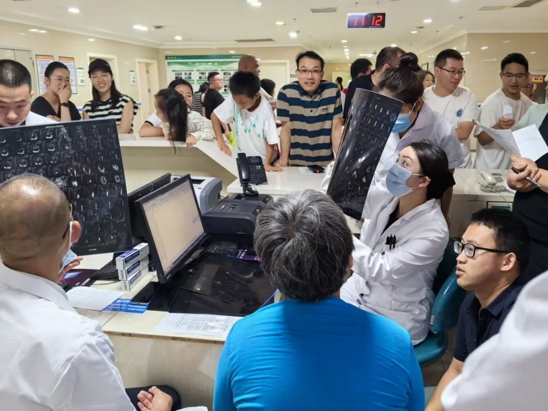 镇雄县人民医院：华西专家到我院指导富血小板血浆（PRP)业务发展