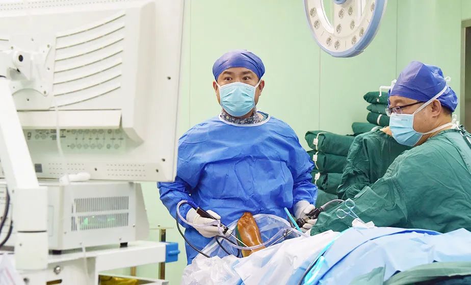 徐州仁慈医院：忍了7年，他高考后第一件事儿竟是手术！